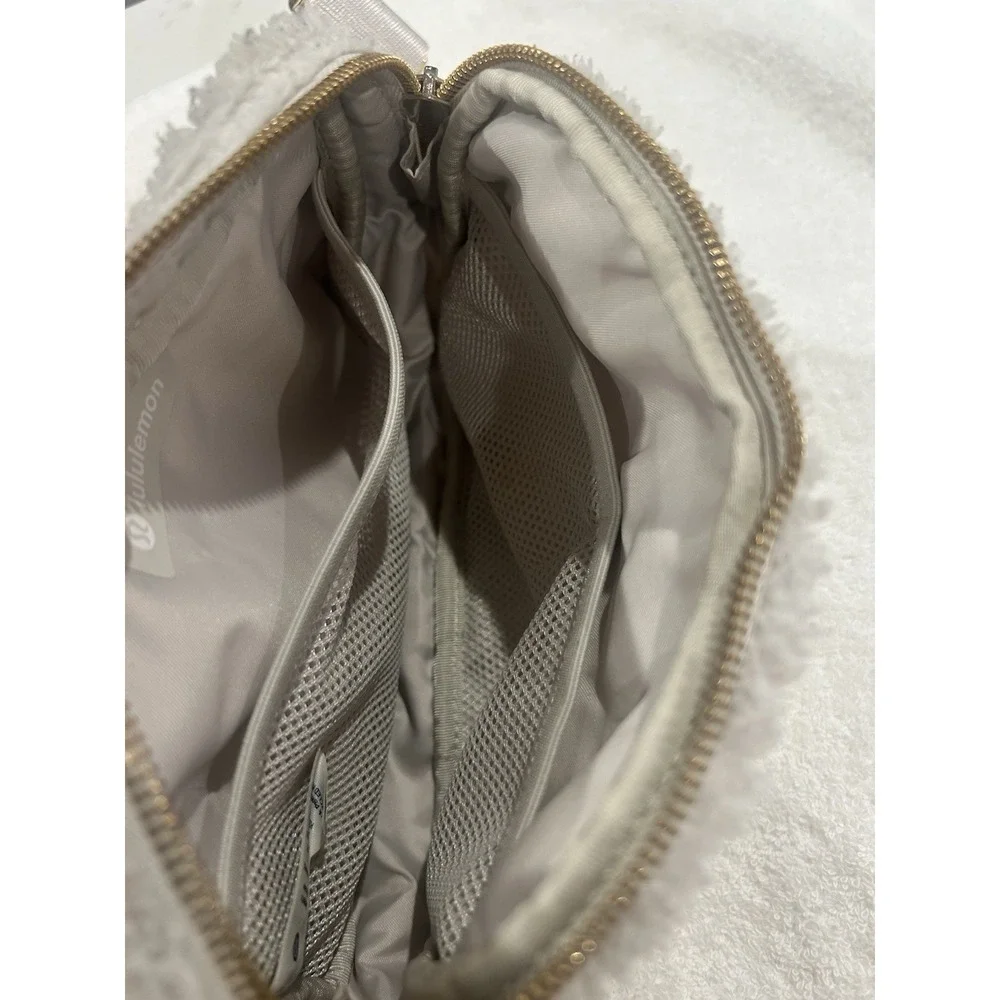 Lululemon Everywhere Belt Bag‎ Plush Fleece Ivory White Fanny Pack New With Tag